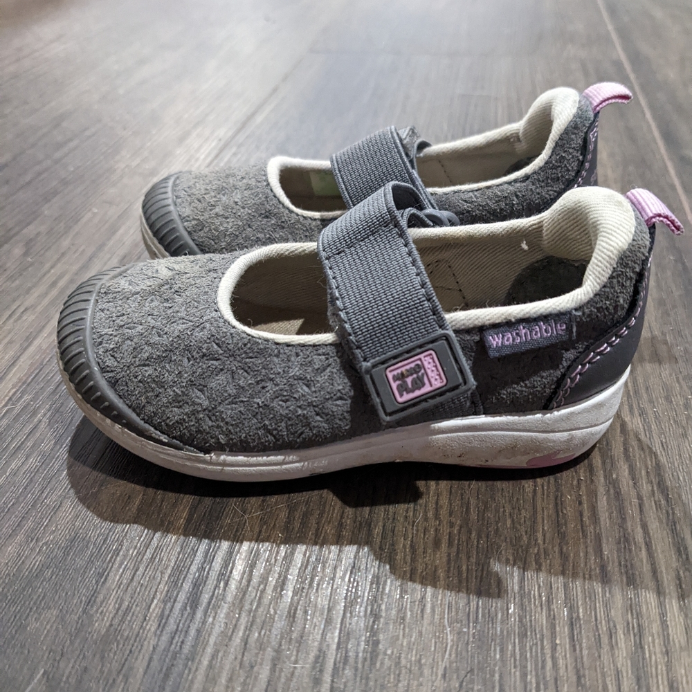 Shoes - read listing